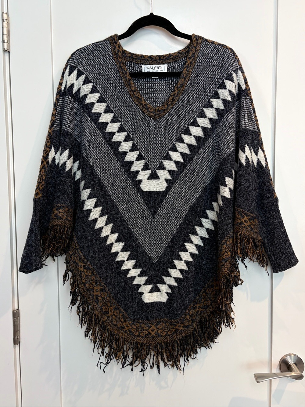 VALENTI Southwestern Fringe Poncho Sweater Aztec Boho Western Oversized M